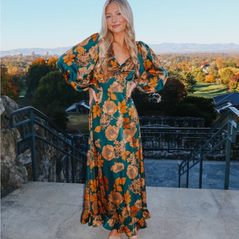 Vestique Blue and Orange Long Sleeve Sundress